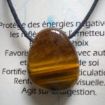 pendentif pierre plate oeil de tigre