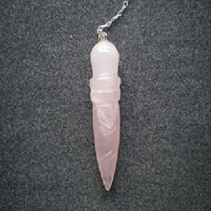 pendule égyptien quartz rose