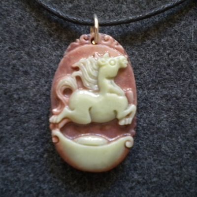 pendentif Cheval pour la convivialité