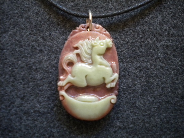 pendentif Cheval pour la convivialité