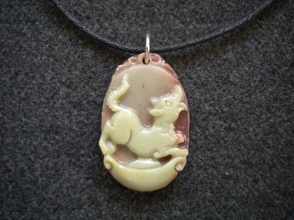 pendentif Chien pour la justice