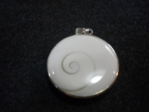 pendentif œil de Sainte Lucie rond