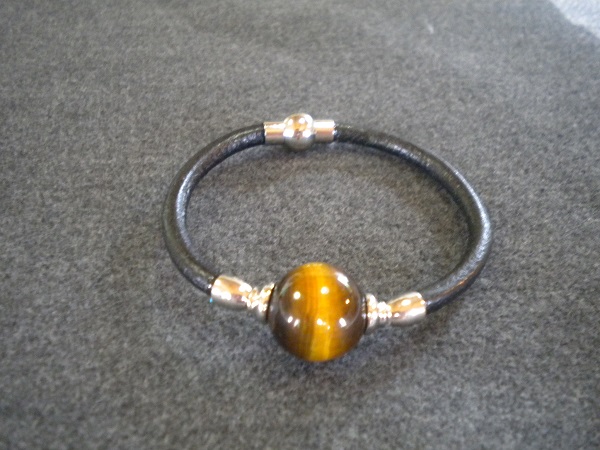 bracelet cuir et perle œil de tigre