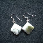 boucles d&rsquo;oreilles carrées, pendants
