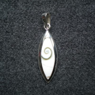 pendentif œil Ste Lucie oblongue