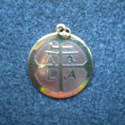 pendentif amulette contre la haine