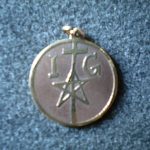 pendentif amulette d&rsquo;amour
