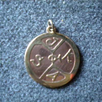 pendentif amulette contre les poisons