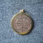 pendentif amulette contre les agressions