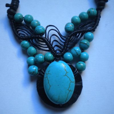 collier macramé et howlite turquoise
