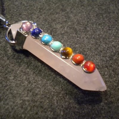 pendentif quartz rose 7 chakras