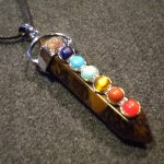 pendentif œil de tigre 7 chakras