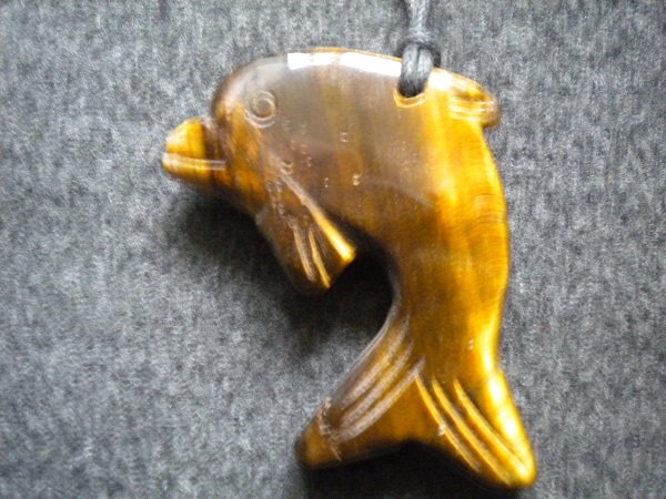 pendentif dauphin œil de tigre – Image 2