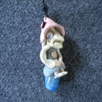 pendentif sorcière et agate bleue