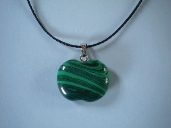 pendentif pomme malachite