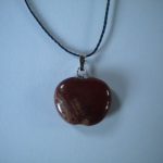 pendentif pomme jaspe rouge