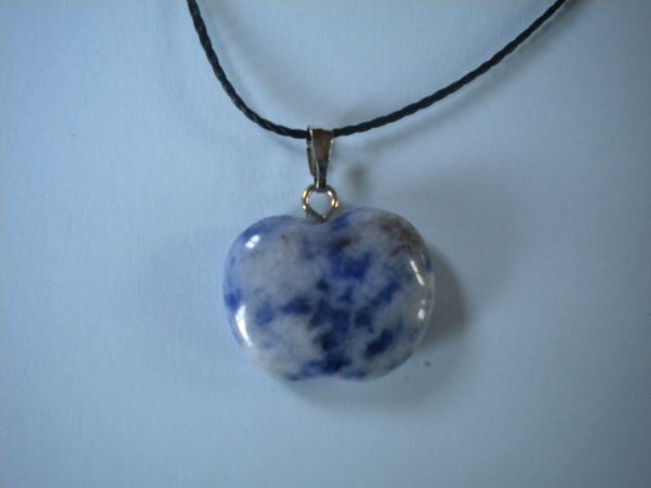 pendentif pomme sodalite