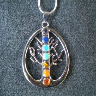 pendentif arbre de vie 7 chakras