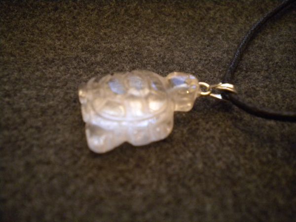 pendentif tortue cristal de roche – Image 2