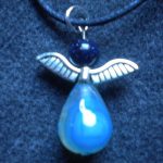 pendentif ange en agate bleue