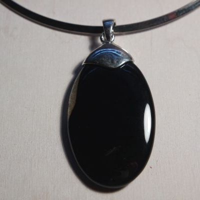 collier onyx noir