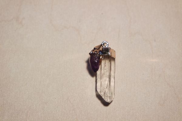 pendentif pointe améthyste cristal de roche
