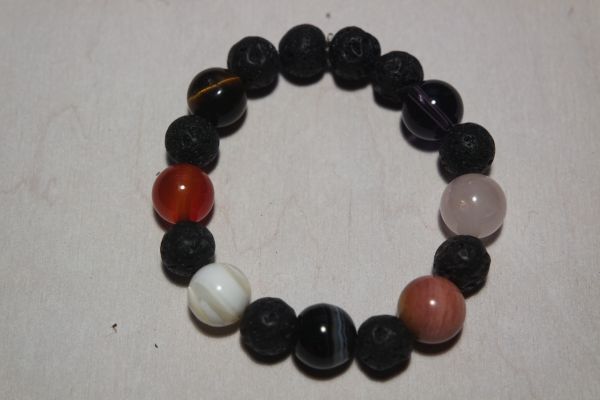 bracelet aromathérapie lave et 7 pierres chakras