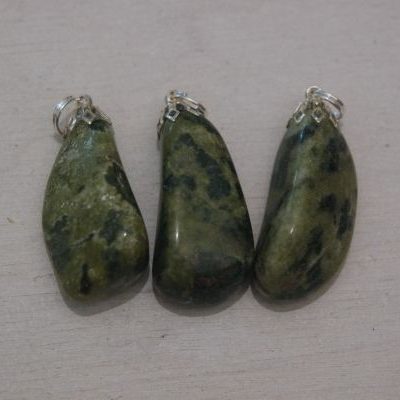 pendentif serpentine