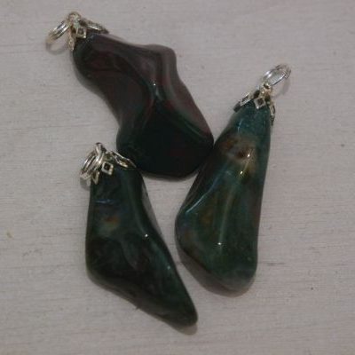 pendentif jaspe sanguin