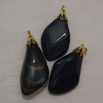 pendentif œil de faucon