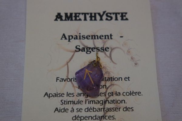 pendentif rune TEIWAZ pour le bonheur