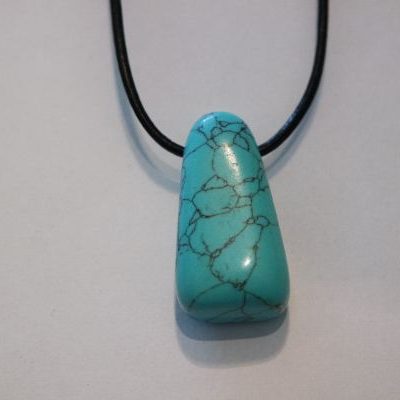pendentif pierre percée howlite turquoise