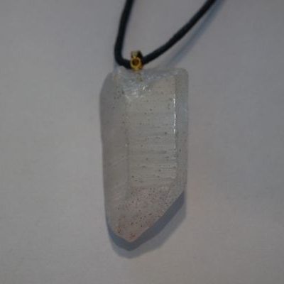 pendentif cristal de roche brut pointe