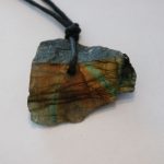 pendentif pierre percée labradorite protection