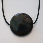 pendentif pierre percée agate craquelée bleue