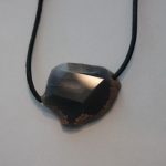 pendentif pierre percée agate brute polie