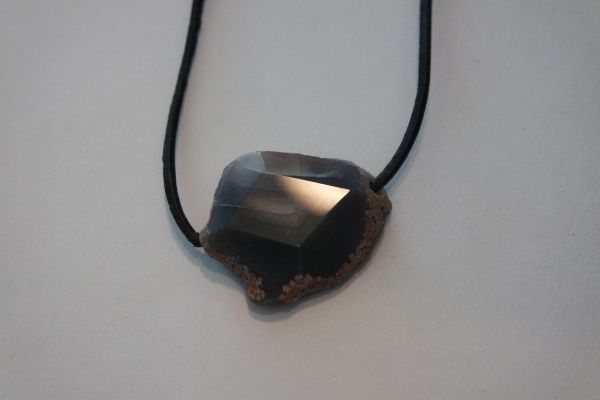pendentif pierre percée agate brute polie