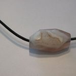 pendentif pierre percée quartz laiteux