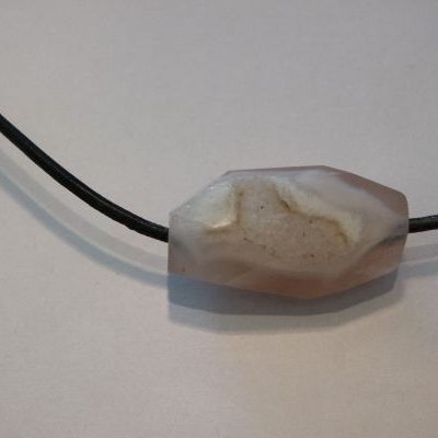 pendentif pierre percée quartz laiteux