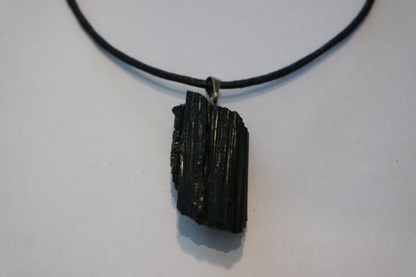 pendentif de protection tourmaline noire