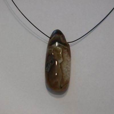 pendentif de protection agate
