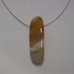 pendentif de protection agate miel zonée