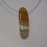 pendentif de protection agate miel zonée