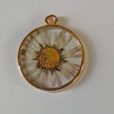 rond résine et pâquerette